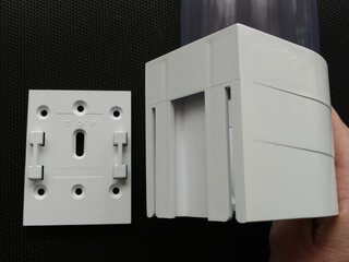 Preview: Becherspender Kunststoff für bis zu 200 Trinkbecher Ø 70mm weiß Wandmontage