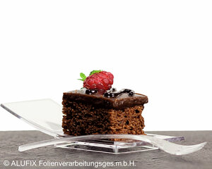 Preview: VEPATIM 24 Alufix Fingerfood gebogener Teller 40 x 100 x 21 mm PS transparent