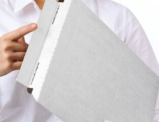 Preview: ColomPac Versandtaschen 235 x 340 x -35 mm extrem starke Wellpappe Selbstklebeverschluss Aufreißfaden weiß