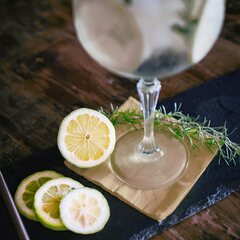 Preview: Servietten 33 x 33 cm 1/4 -Falz 2-lagig natur braun 