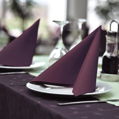 Preview: Servietten Airlaid 40x40cm 1/4 -Falz stoffähnlich hochwertig dunkelviolett 