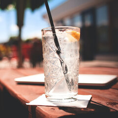 Preview: Serviette im Spenderkarton Premium Airlaid weiß 20x20 cm 1/4 -Falz stoffähnlich hochwertig 