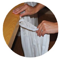 Preview: (€ 6,79/m-€ 9,89/m) Einweg Tischskirting Tischverkleidung selbstklebend Airlaid